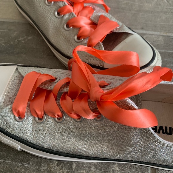 Women’s Converse - Picture 5 of 6